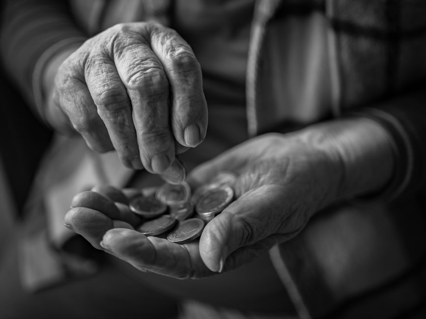 How to Save Money on Healthcare as a Senior